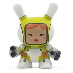 Kidrobot-Dunny-Post-Apocalypse-Heavy-Trooper-green-detail