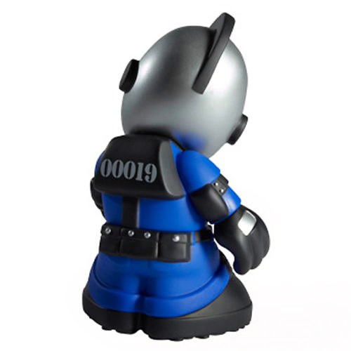 Kidrobot #19 - KidRiot by MAD back