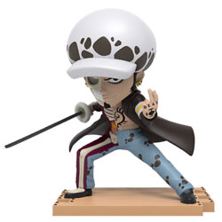 Mighty-Jaxx-Freenys-Hidden-Dissectibles-One-Piece-Warlords-Edition-Trafalgar-Law
